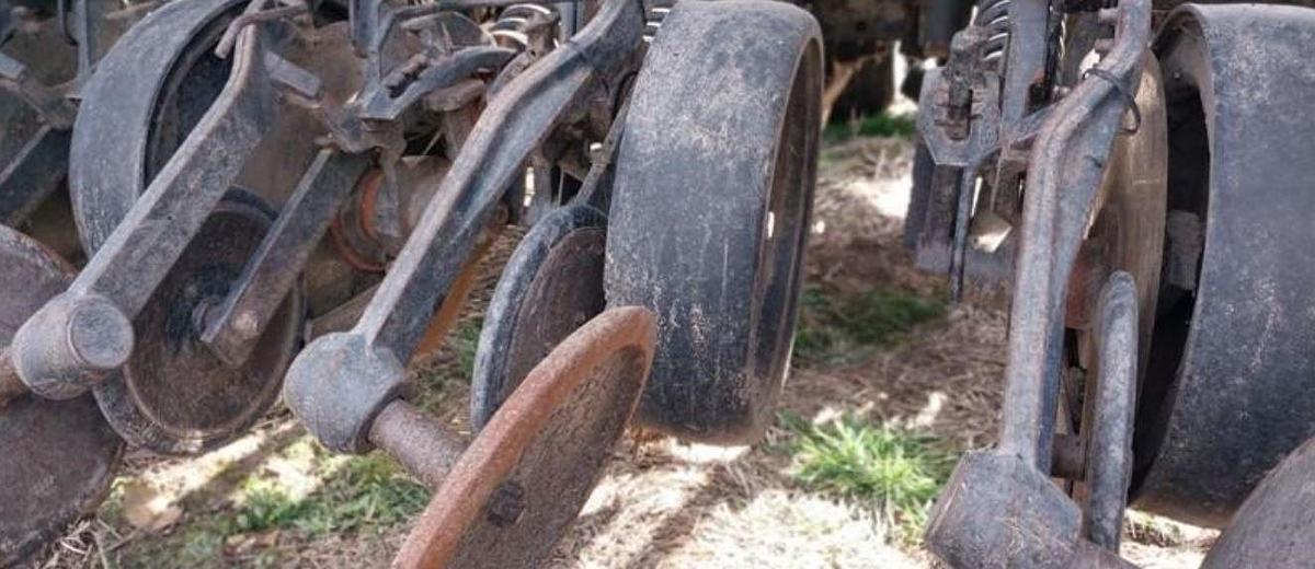 Used 2003 JOHN DEERE 1590&1560 Attached With Houck Hitch