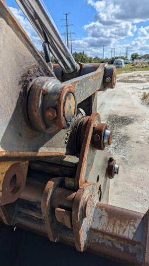 Used 2005 Volvo EW180B