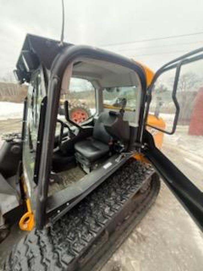 Used 2022 JCB 270T Compact Track Loader