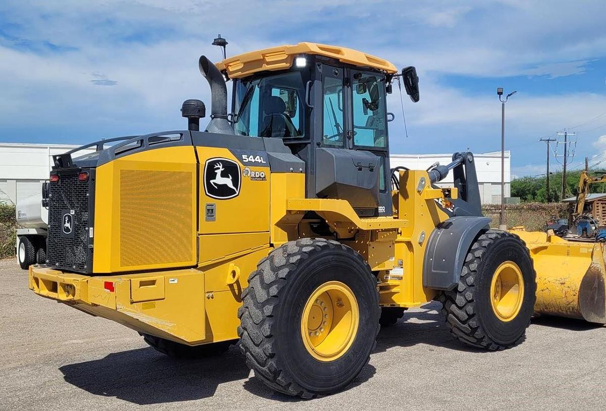 Used 2019 Deere 544L