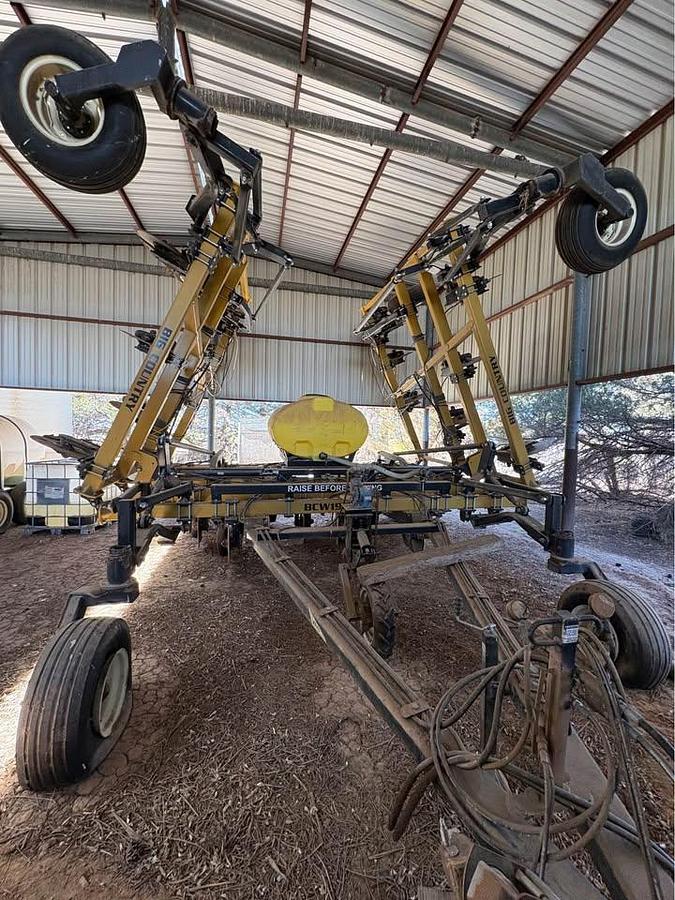 Used 2014 Wako No-Till Big Country Fertilizer Rig