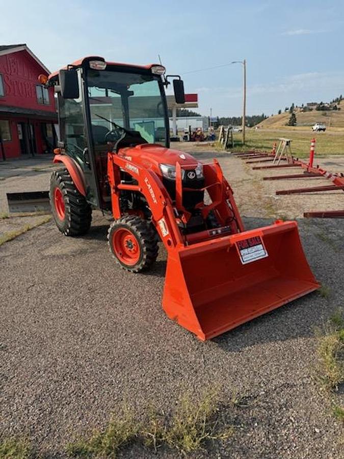 Used 2017 Kubota B3350 w/ Loader