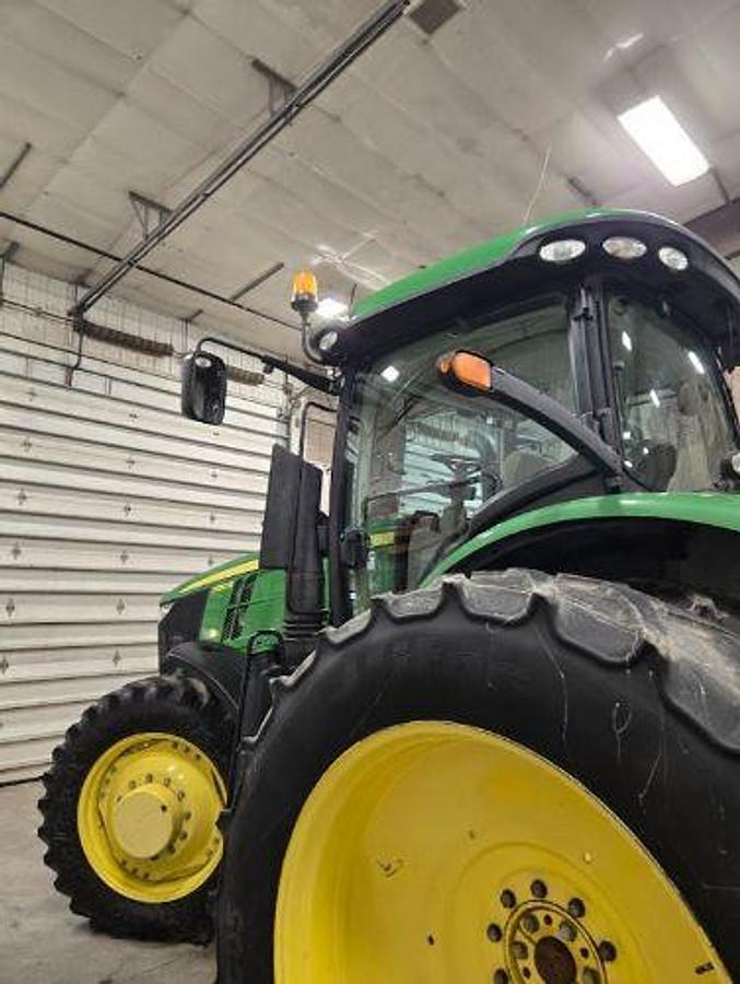 Used 2013 JOHN DEERE 7230R
