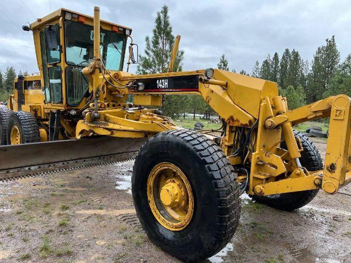 Used 1998 Caterpillar 143H