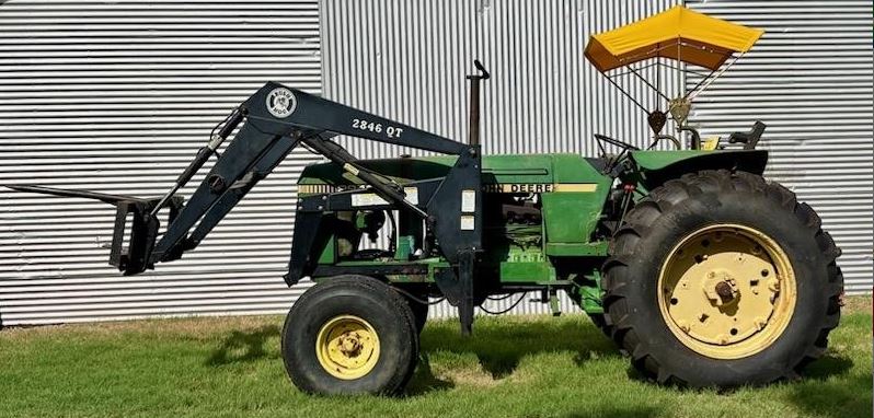 Used 1982 John Deere 2940 Tractor