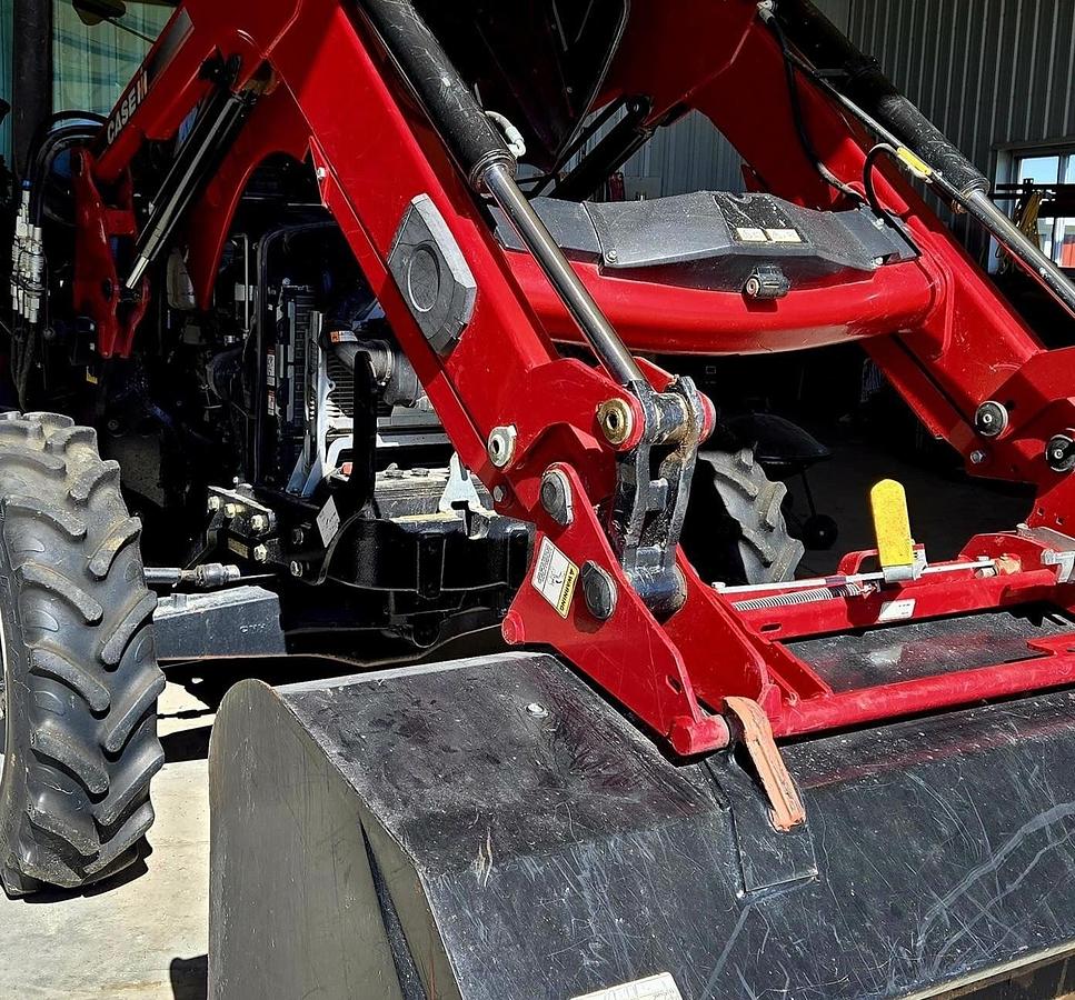 Used 2009 Case IH Farmall 95U 4WD Tractor with Loader