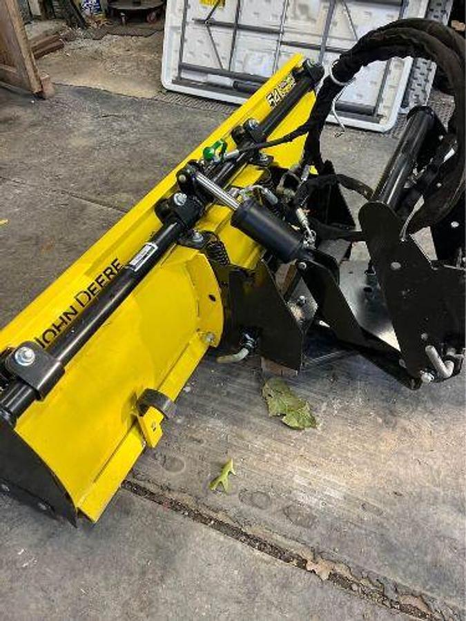 Used 2017 JOHN DEERE X738