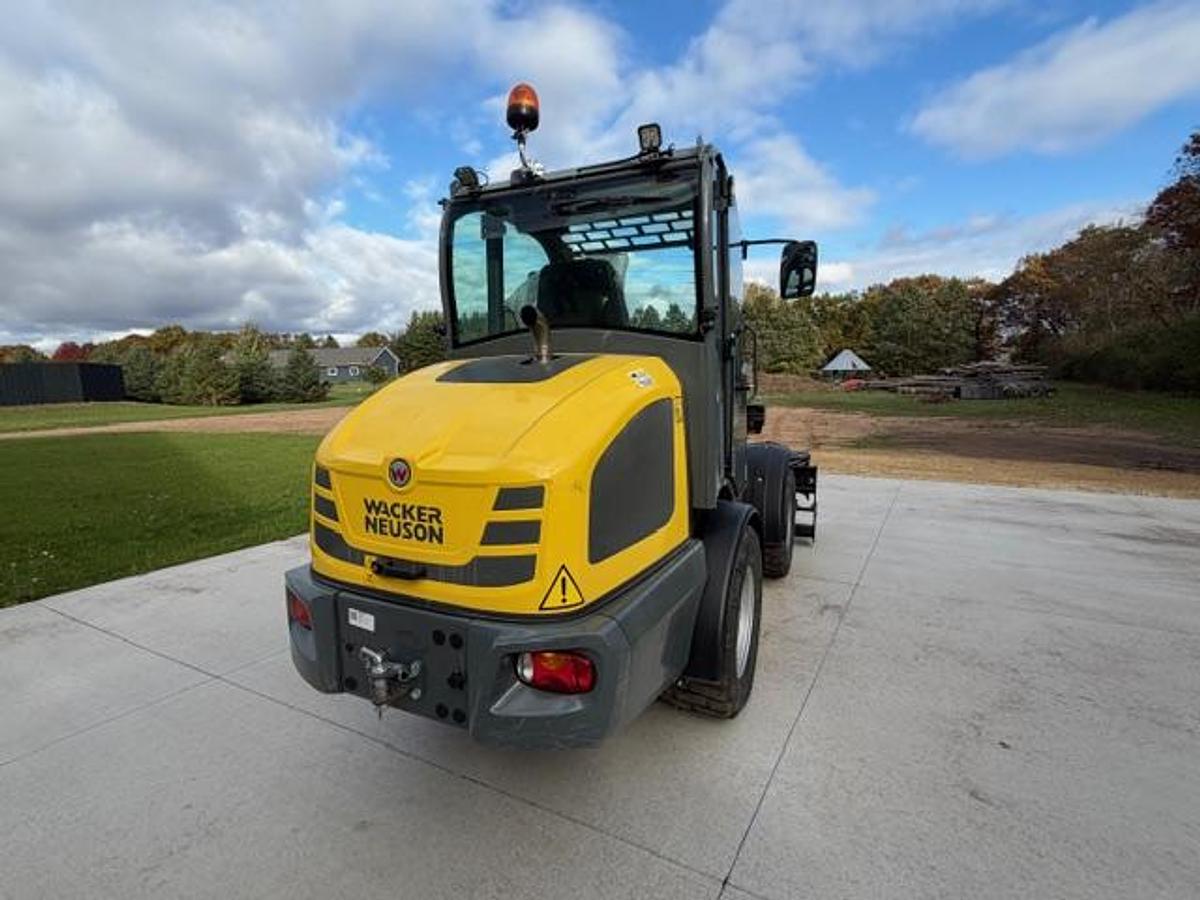 Used 2004 WACKER NEUSON Wheel Loader + Attachment