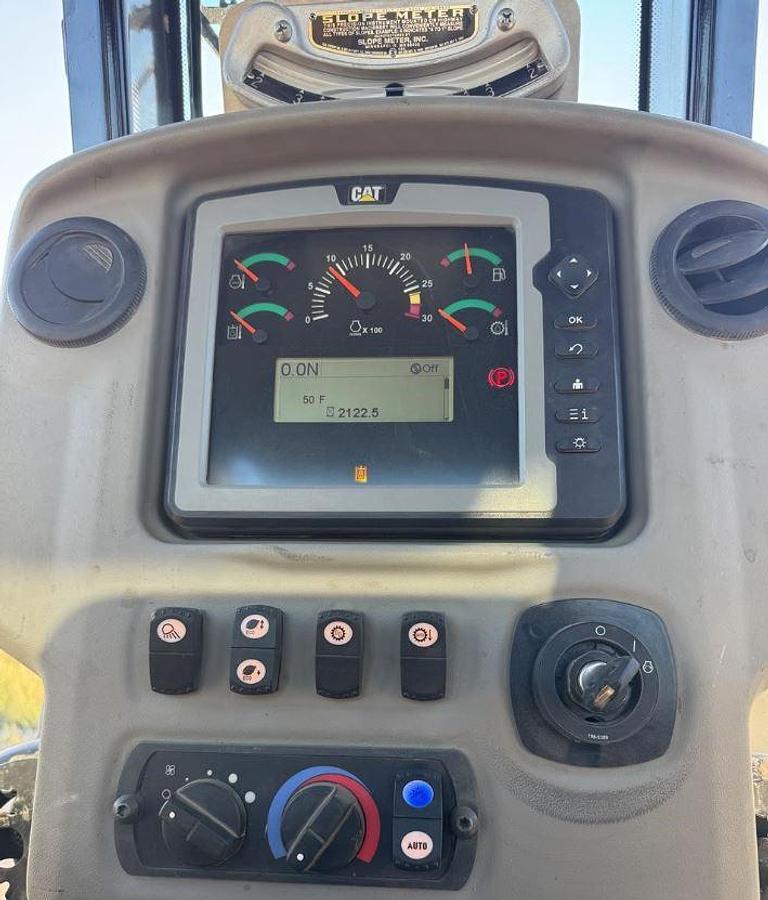 Used 2015 Caterpillar D6N LGP Skid Steer