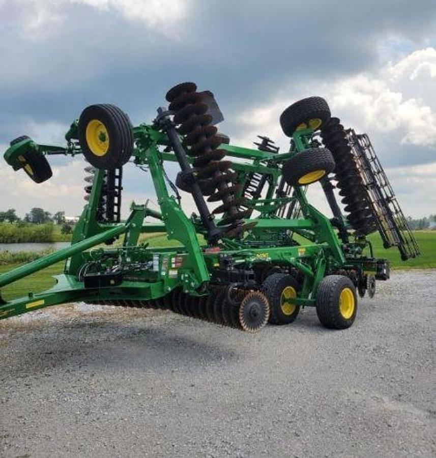 Used 2022 JOHN DEERE 2660VT Vertical Tillage