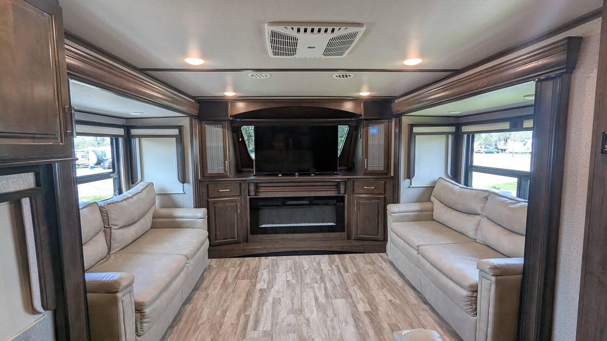 Used 2020 Grand Design Solitude 380fl