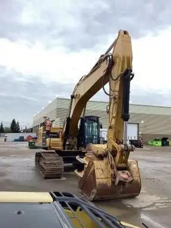 Used 2020 CATERPILLAR 336-07