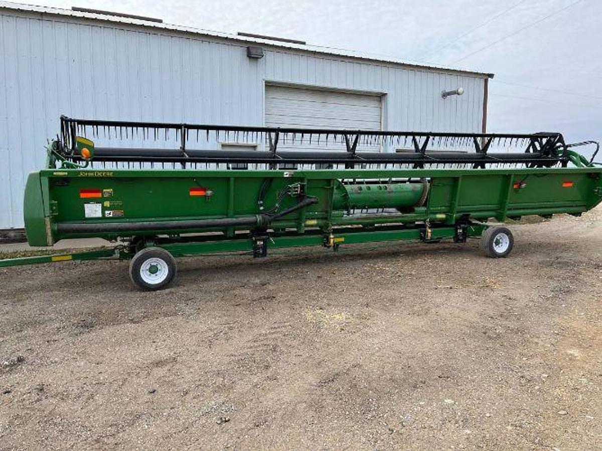 Used 2007 JOHN DEERE 630F Platform Head and Head Cart