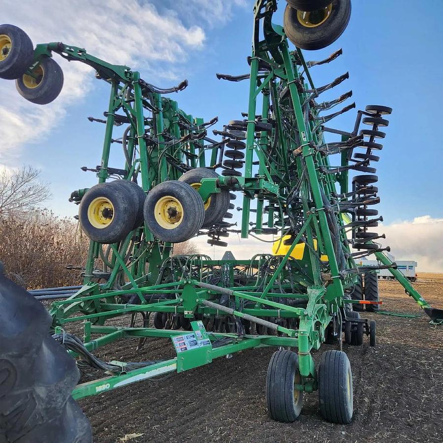 Used 2010 John Deere 1830 airdrill w/1910 cart