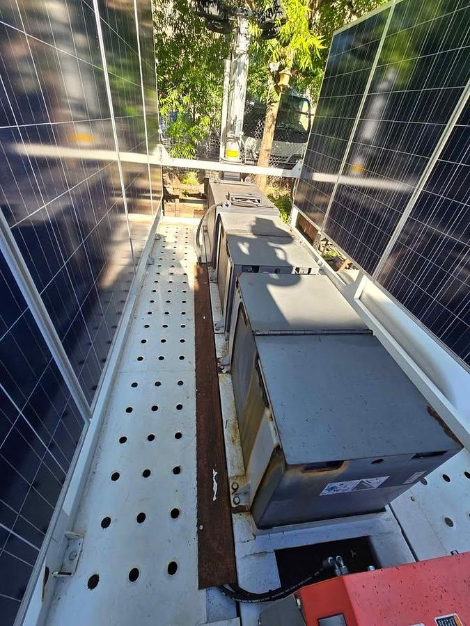 Used 2015 Us Tower Corp Hybrid Solar Light Tower