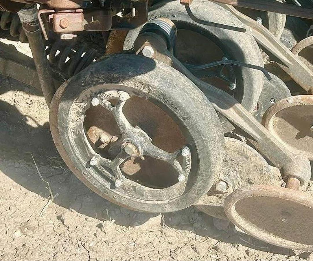 Used 2007 John Deere 1890 Air Seeder