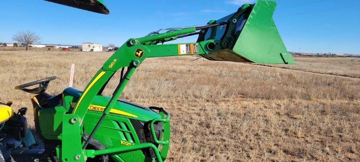 Used 2020 JOHN DEERE 1025R