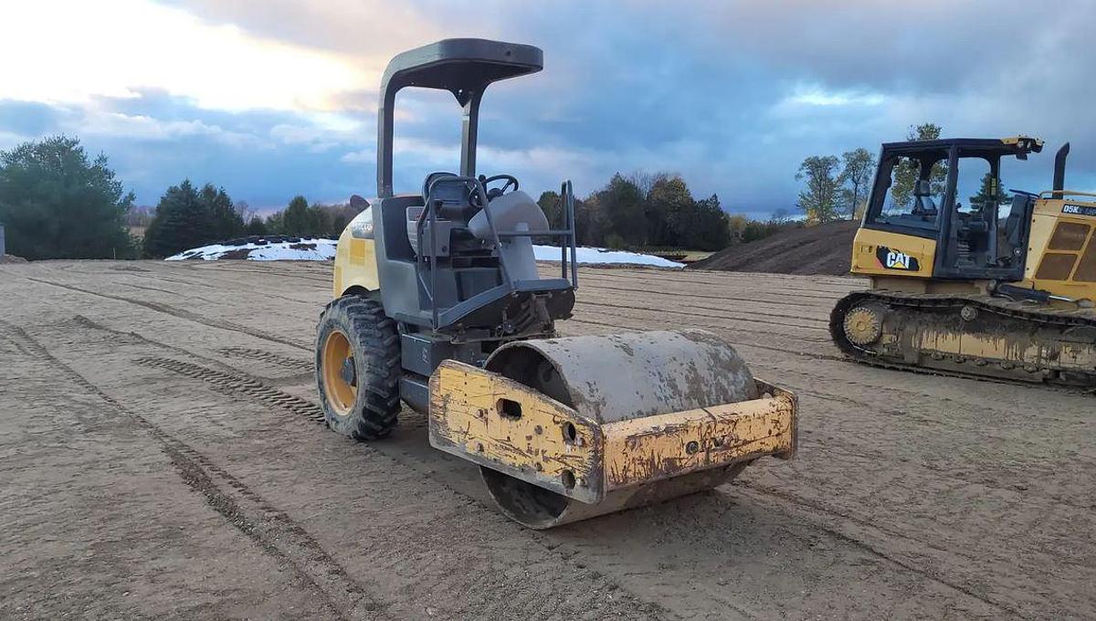 Used Volvo SD450D Compactor