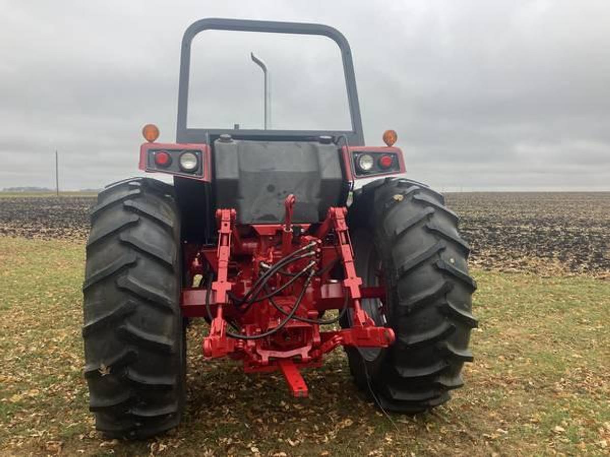 Used 1981 Case IH 1086 Tractor