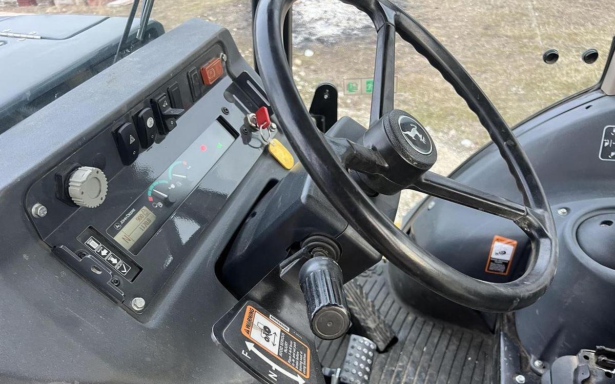 Used 2019 JOHN DEERE 210L Skip Loader