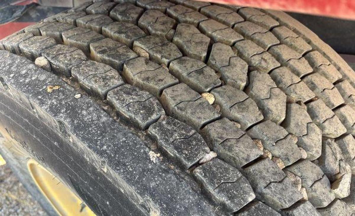 Used 2006 NEW HOLLAND BW28