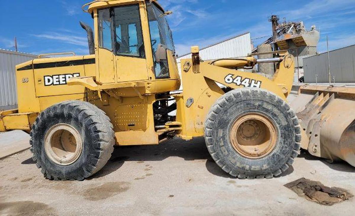Used 1999 DEERE 644H