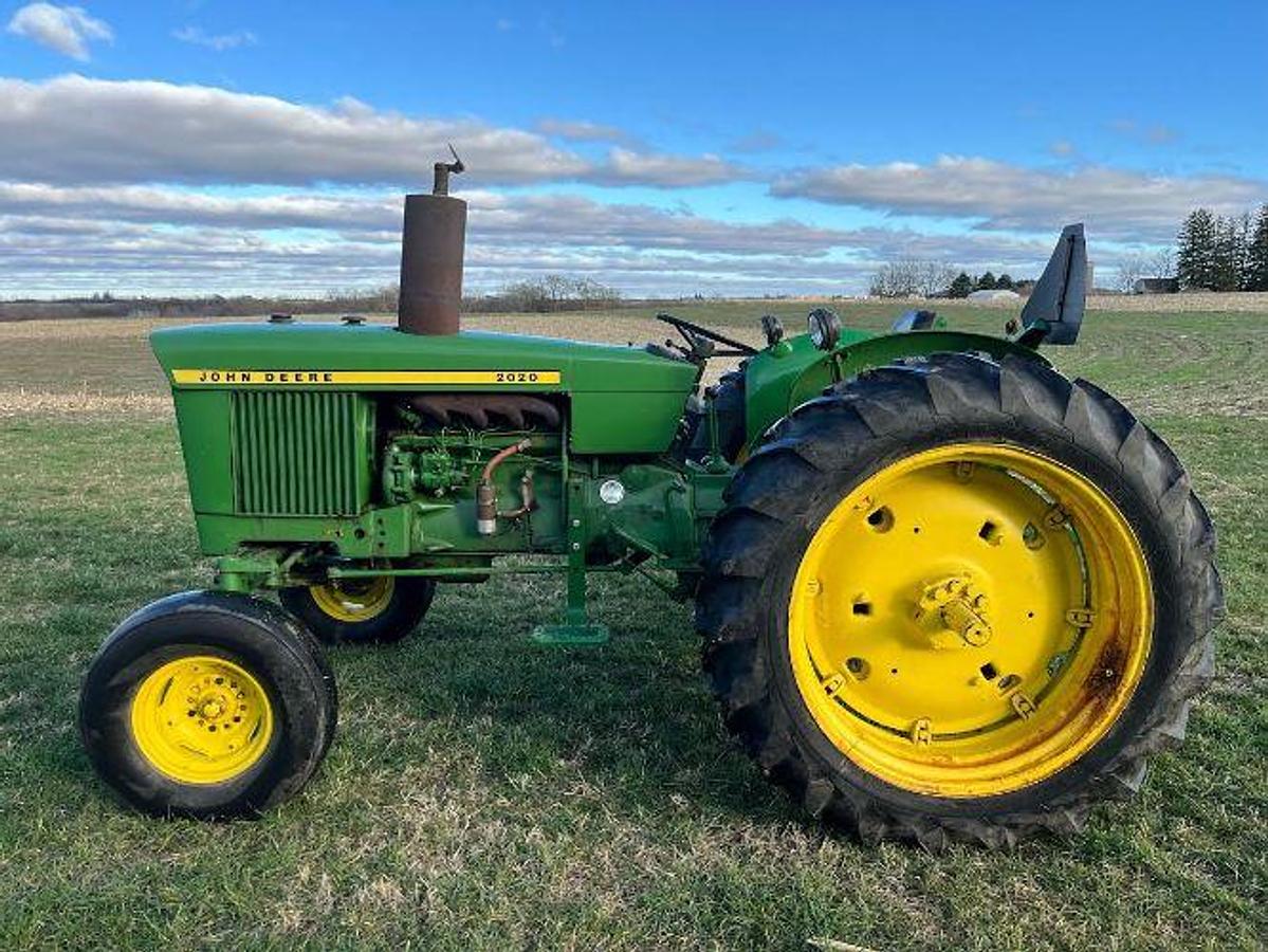 Used 1966 JOHN DEERE 2020