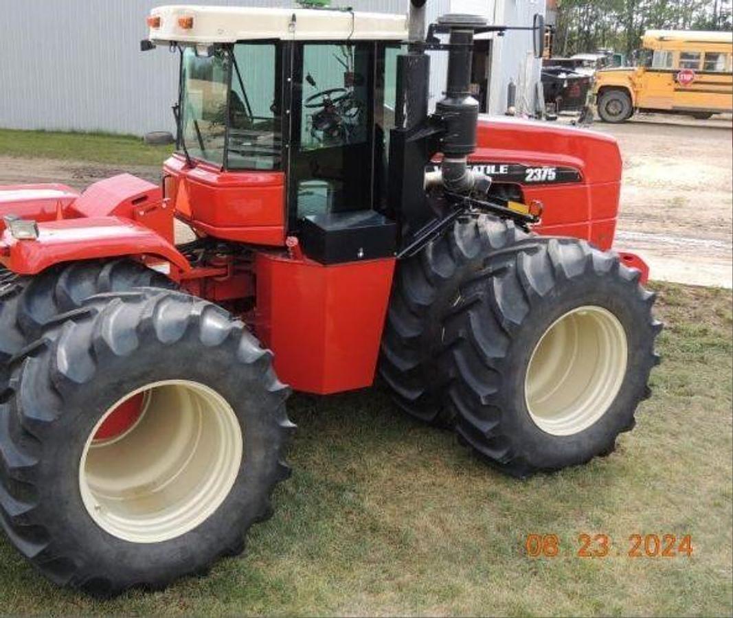 Used 2014 VERSATILE 2375