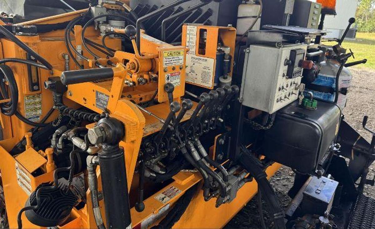 Used 2023 Leeboy 7000C