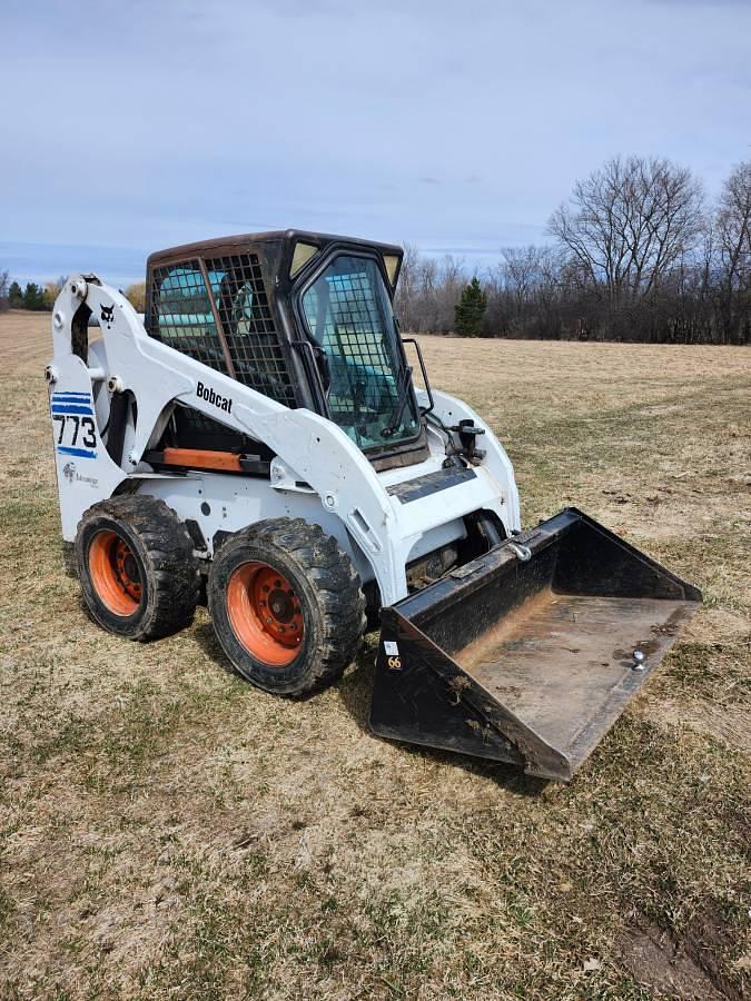 Used 2001 Bobcat 773G w/ Trailer