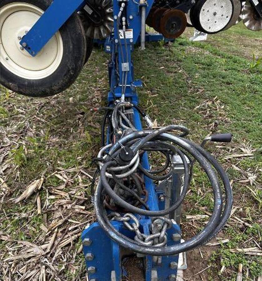 Used 2015 KINZE 3600 Planter
