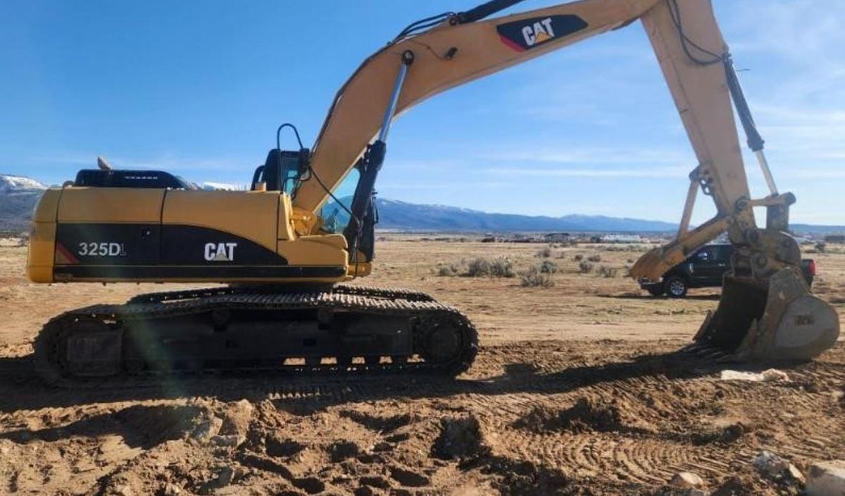 Used 2009 Caterpillar 325dl