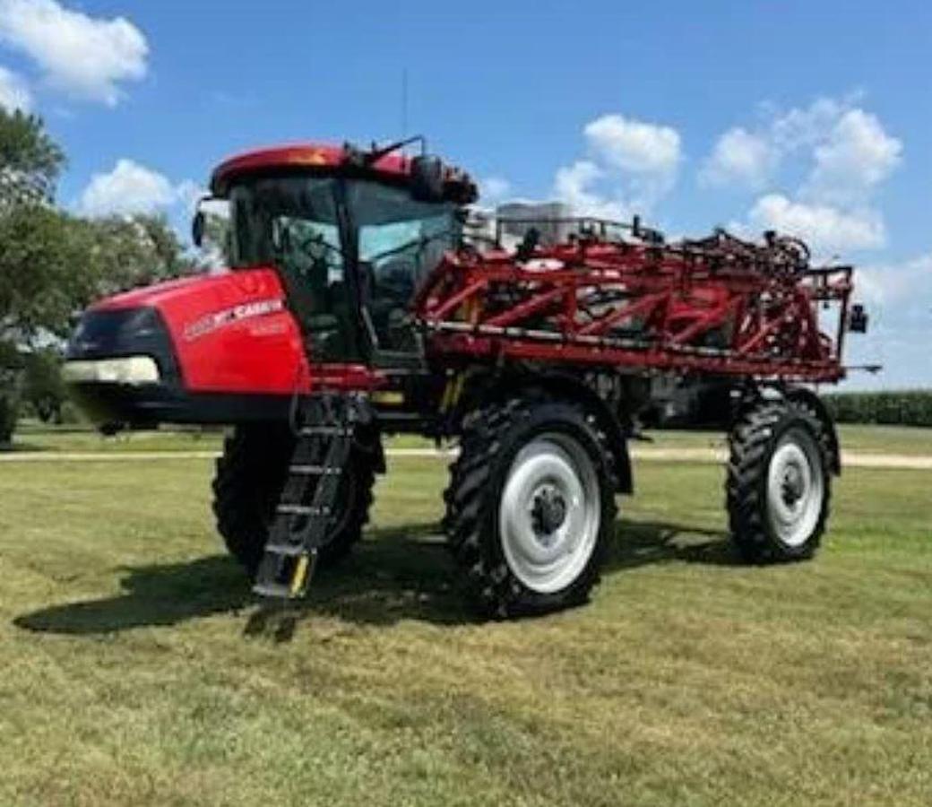 Used 2016 Case IH Patriot 4440 Self-Propelled Sprayer