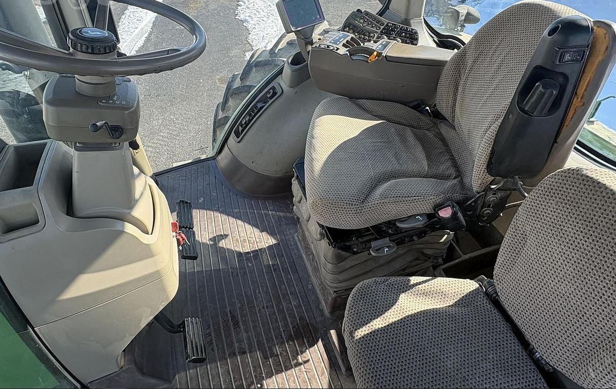 Used 2011 JOHN DEERE 8335R Tractor