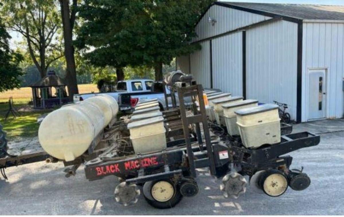 Used 2000 Black Machine 12 Row Planter