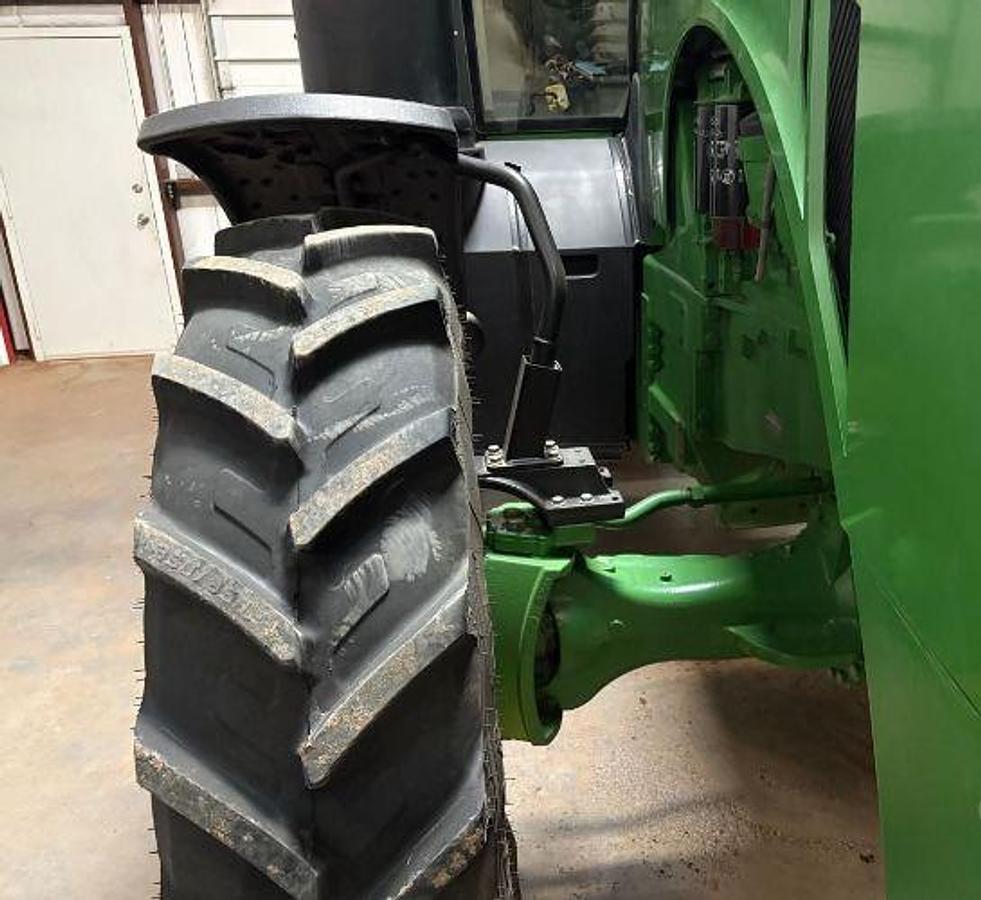 Used 2019 JOHN DEERE 8245R