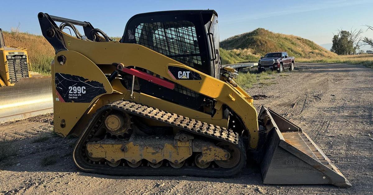 Used 2012 Caterpillar D6N LGP Skid Steer