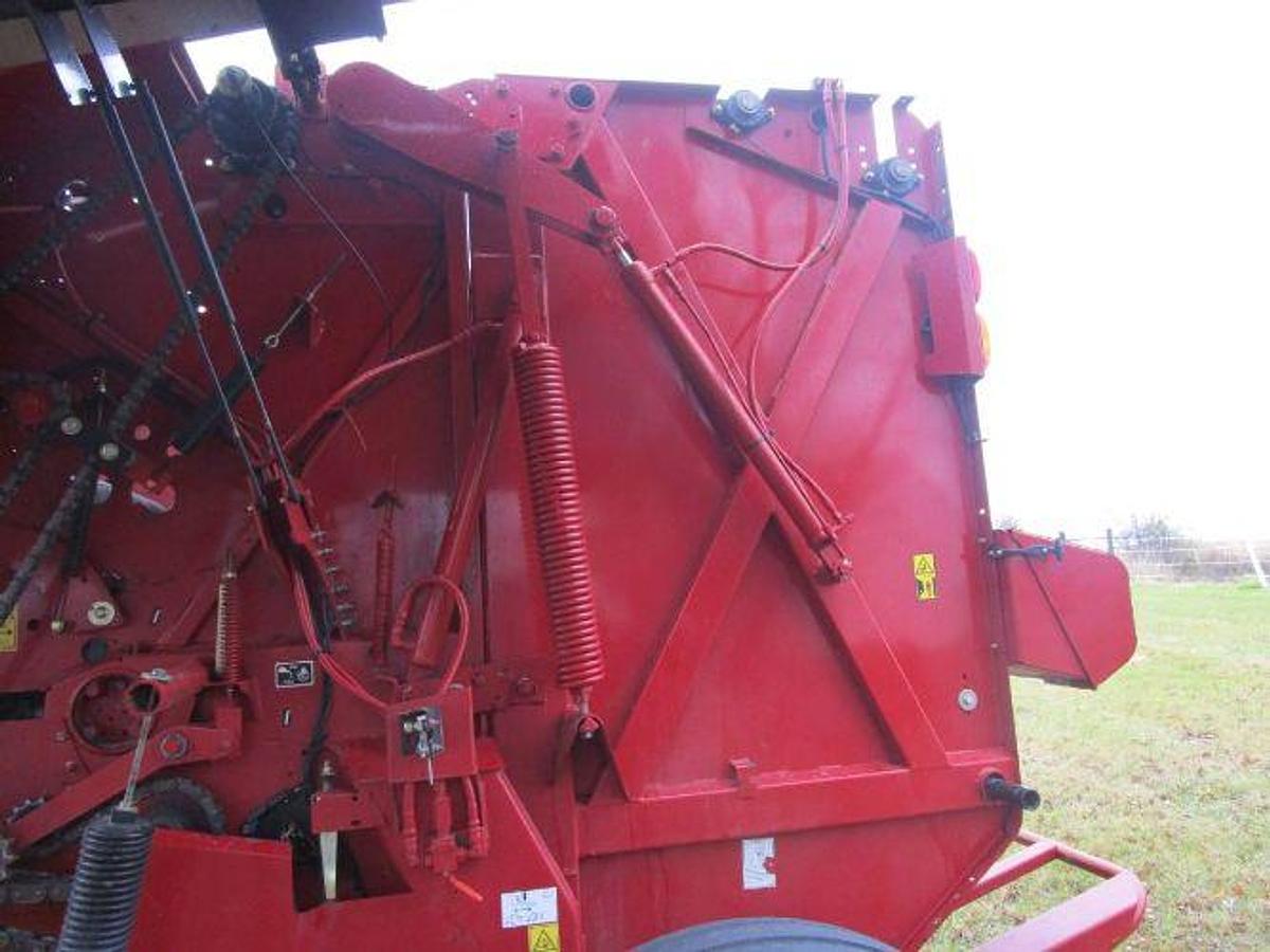 Used 2016 NEW HOLLAND Roll Belt 460