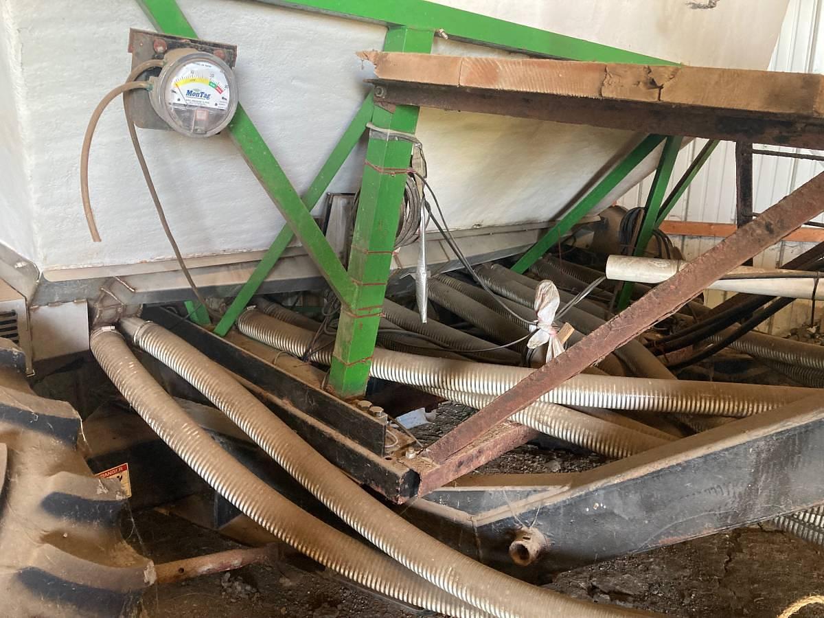 Used 2017 Montag S12B011 Fertilizer Applicator