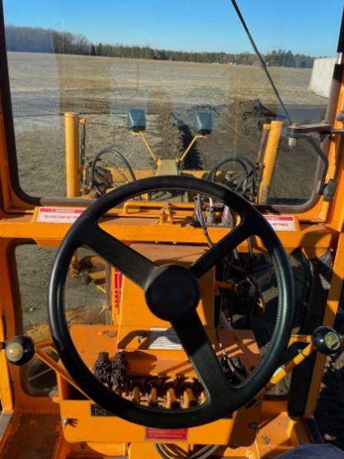 Used 2002 Leeboy 685B