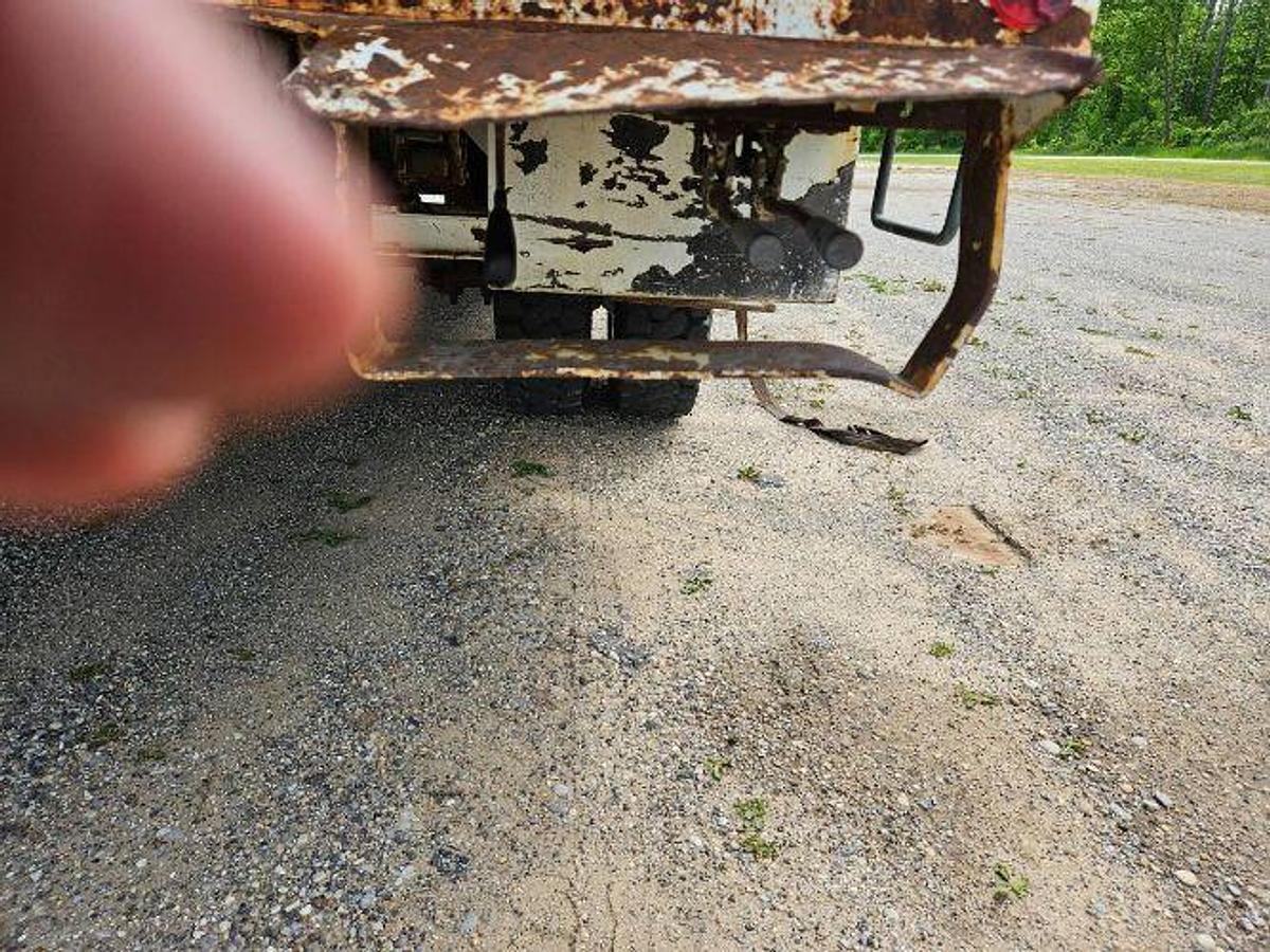 Used 2005 INTERNATIONAL 4300 DT466