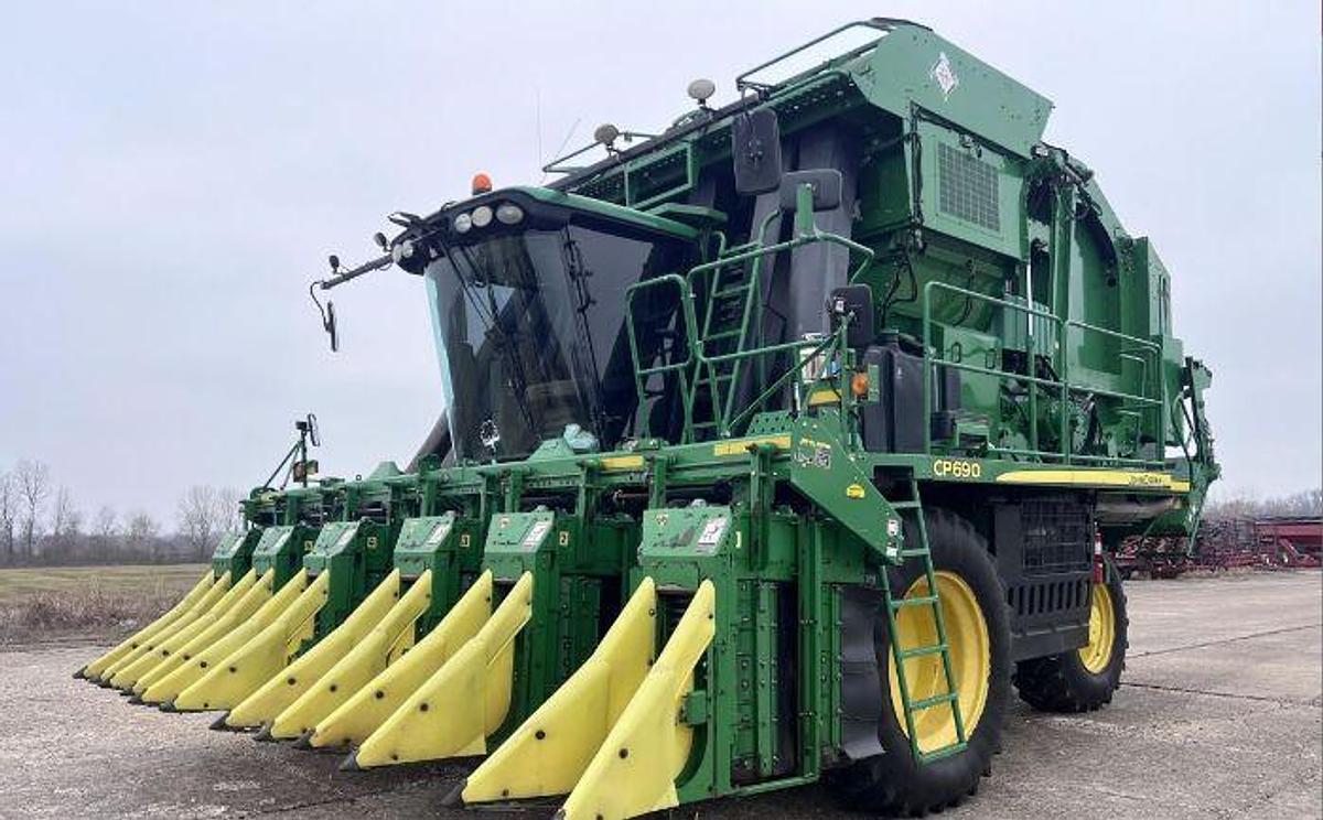 Used 2016 JOHN DEERE CP690