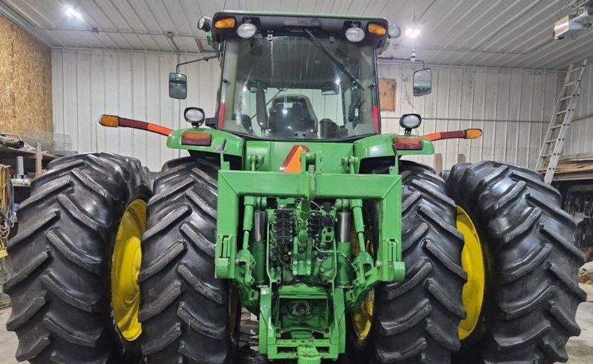Used 2009 JOHN DEERE 8530 Tractor