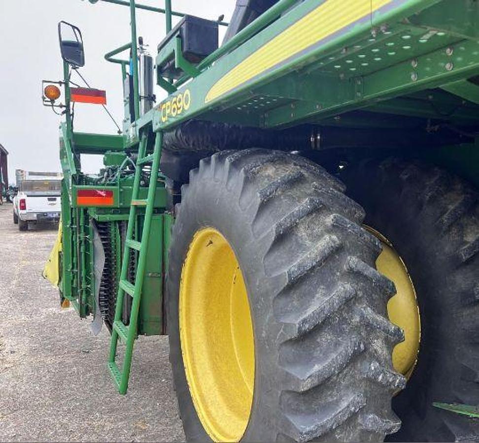 Used 2016 JOHN DEERE CP690