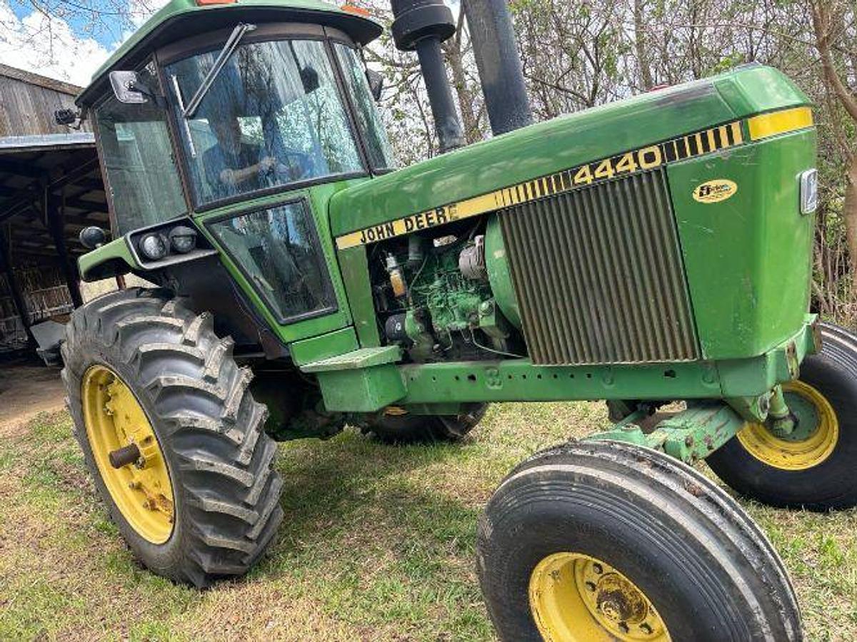 Used 1980 JOHN DEERE 4440