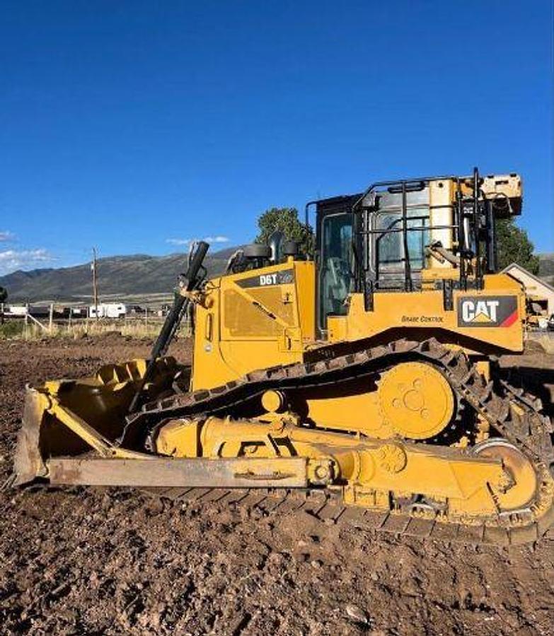 Used 2018 CATERPILLAR D6T LGP