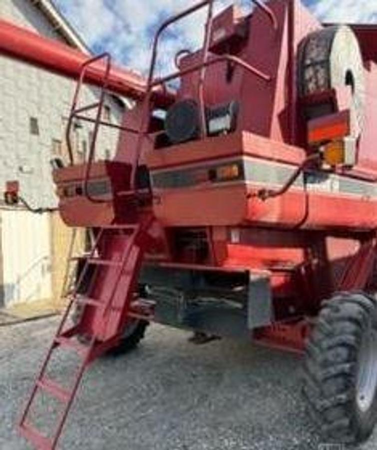 Used 2006 CASE IH 2377 Combine