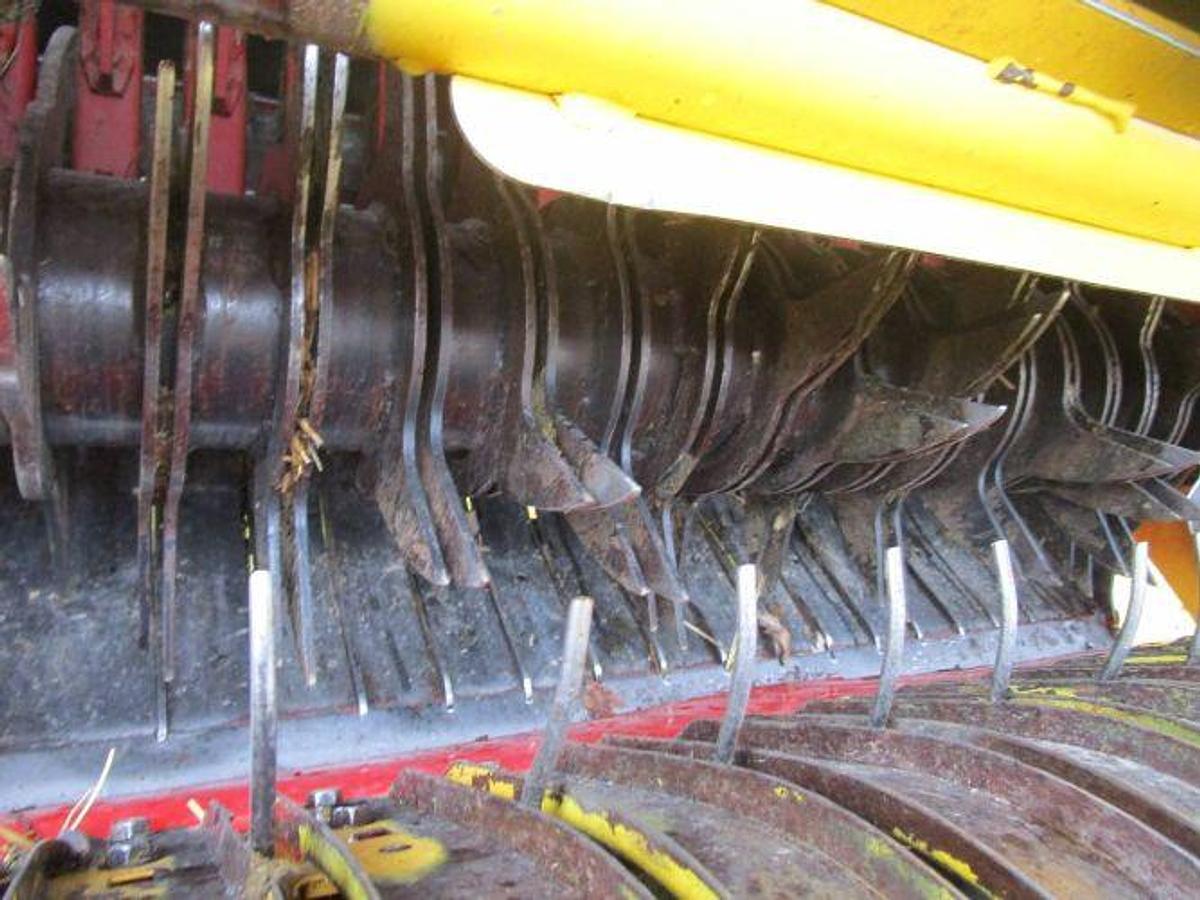 Used 2016 NEW HOLLAND Roll Belt 460