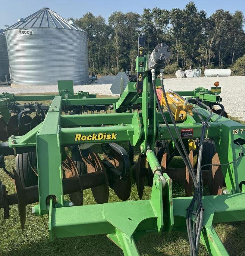 Used JOHN DEERE 637