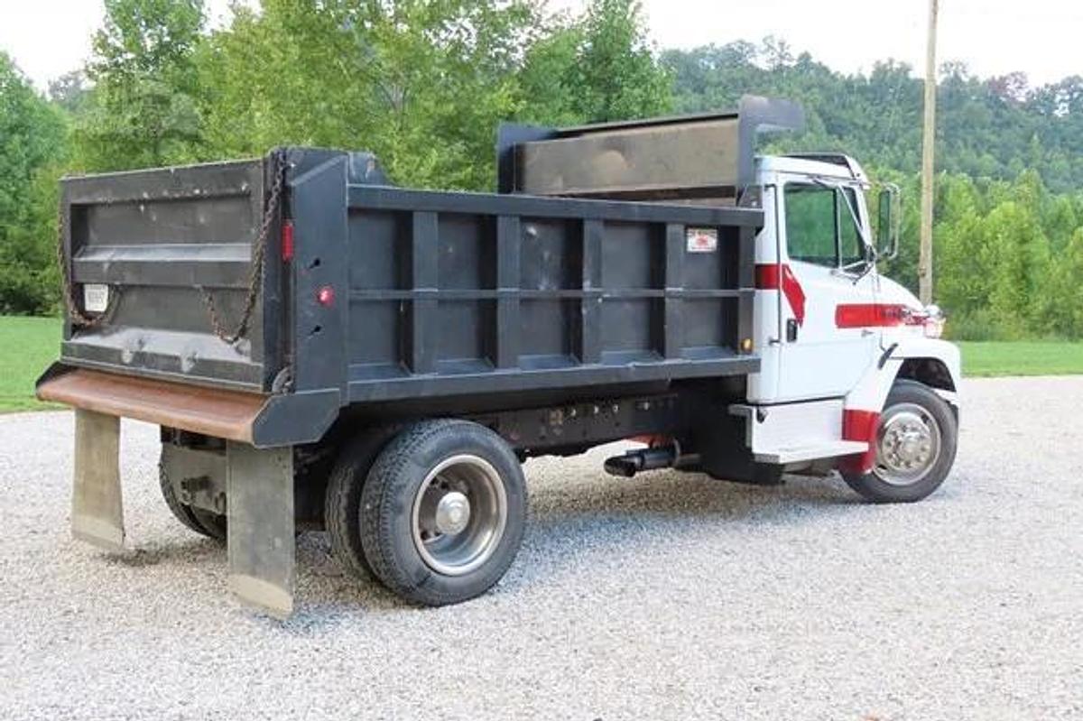 Used 1996 Freightliner FL70